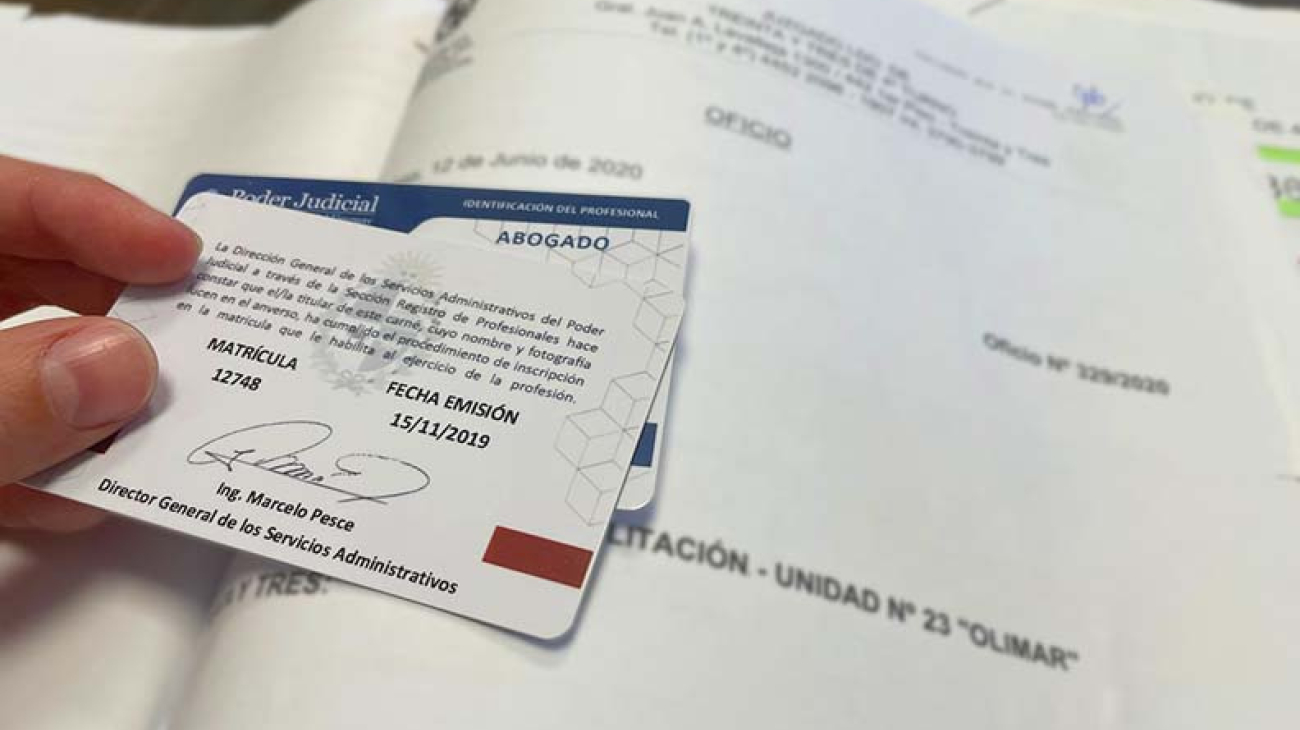 Ing. Horacio Vico - Ing. Gustavo Beiró - Eduardo González
y Gabriel Espíndola (División Tecnología) y la Dra. y Esc. María del Rosario Russo Carballa